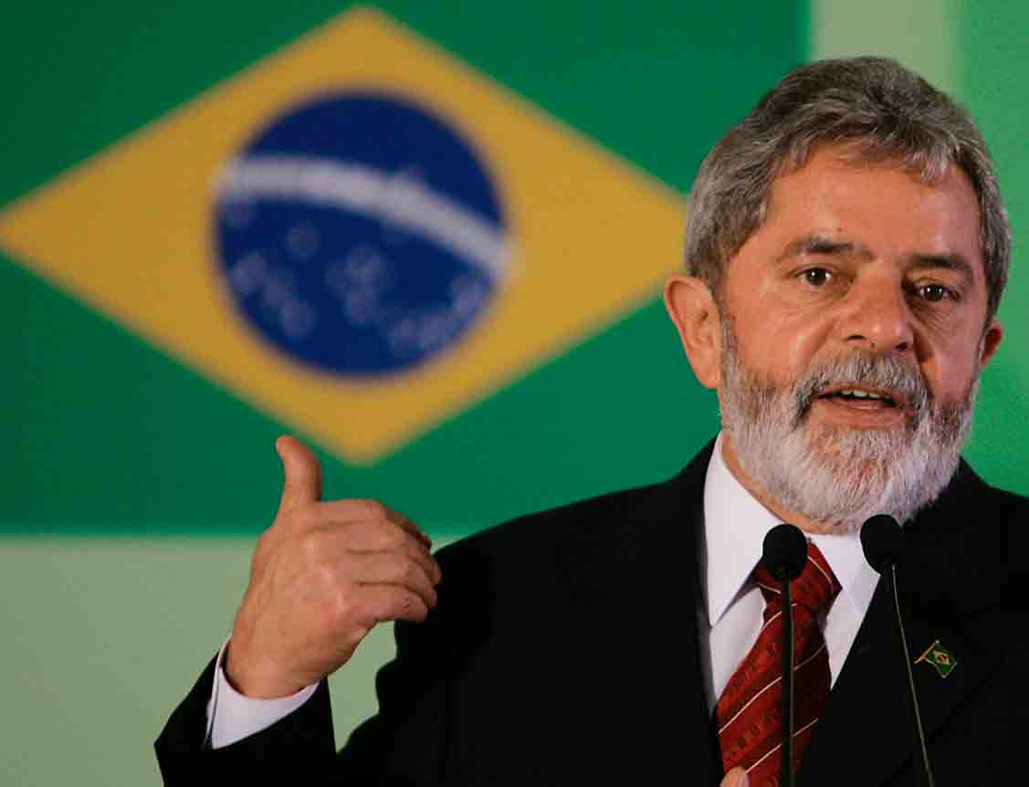 Ex-Presidente Lula da Silva detido pela Polícia Federal brasileira