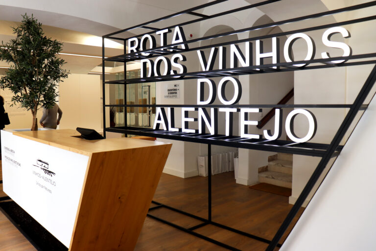 Novo espaço da Rota dos Vinhos com selo “Clean & Safe” do Turismo de Portugal